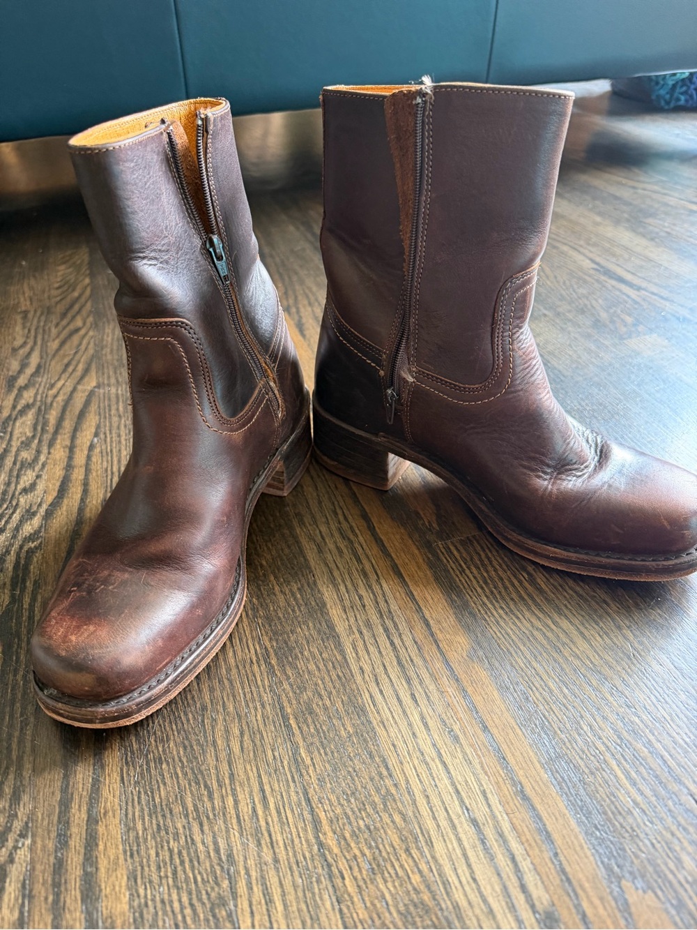 Women’s Vintage Frye Campus Zip Up Short Boot